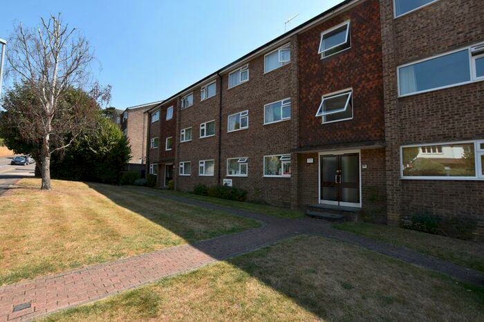 1 Bedroom Apartment To Rent In Crescent Road, Kingston Upon Thames, KT2