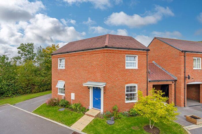 3 Bedroom Detached House For Sale In Baileys Way, Chichester, PO18