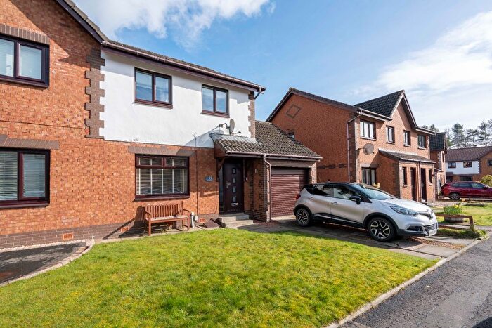 3 Bedroom Semi Detached House For Sale In Bankton Brae, Murieston, Livingston, West Lothian, EH54