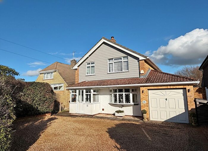 4 Bedroom Detached House For Sale In Warrys Close, Hythe, SO45