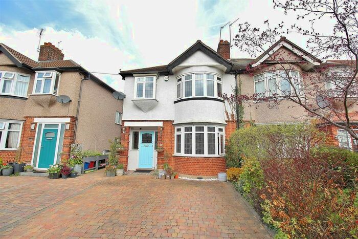 3 Bedroom Semi-Detached House To Rent In Syon Park Gardens, Isleworth, TW7