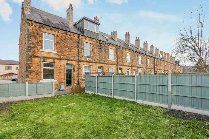 3 Bedroom End Of Terrace House To Rent In Victoria Avenue, Rothwell, Leeds, West Yorkshire, LS26