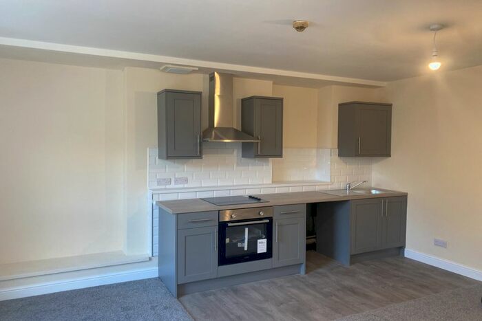 1 Bedroom Flat To Rent In Russell Street, Keighley, West Yorkshire, BD21