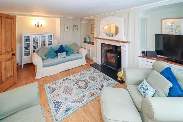 3 Bedroom Terraced House To Rent In Bude Street, Appledore, EX39