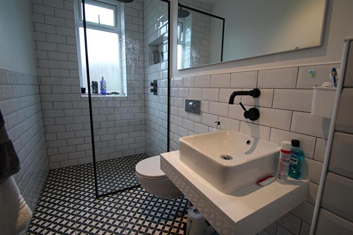 4 Bedroom Terraced House To Rent In Meanwood Road, Meanwood, Leeds, LS7