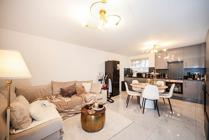 2 Bedroom Flat To Rent In Swanley, BR8