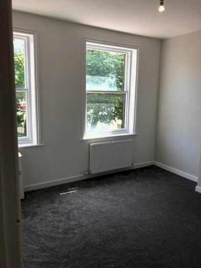 2 Bedroom Flat To Rent In Burnley Road East, Rossendale BB4