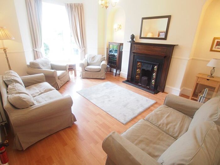 3 Bedroom Flat To Rent In Elmfield Avenue, Aberdeen, AB24