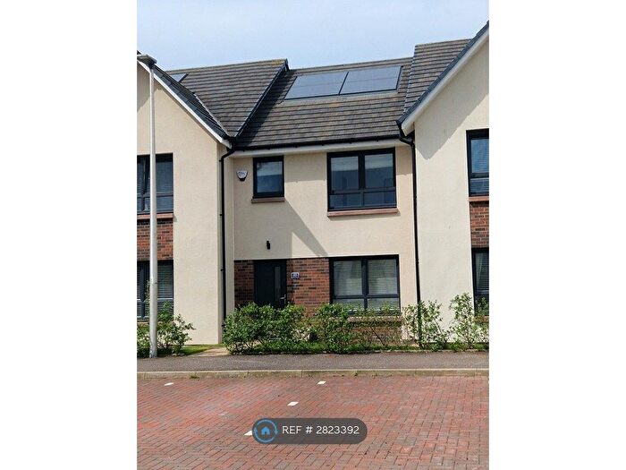 3 Bedroom Terraced House To Rent In Inchbrae, Erskine, PA8