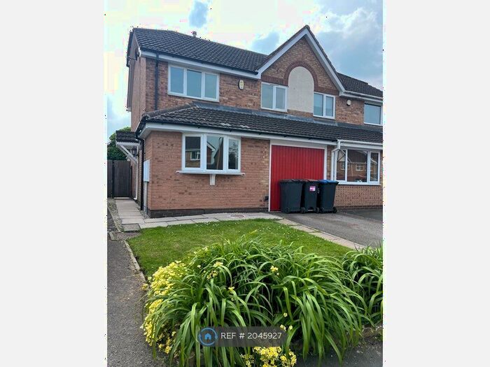 3 Bedroom Semi-Detached House To Rent In Hogarth Drive, Hinckley, LE10