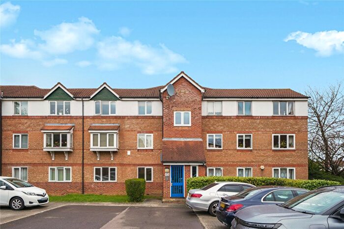 1 Bedroom Flat For Sale In Cherry Blossom Close, London, N13