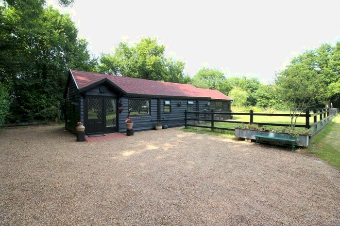 1 Bedroom Bungalow To Rent In Billericay, Essex, CM11