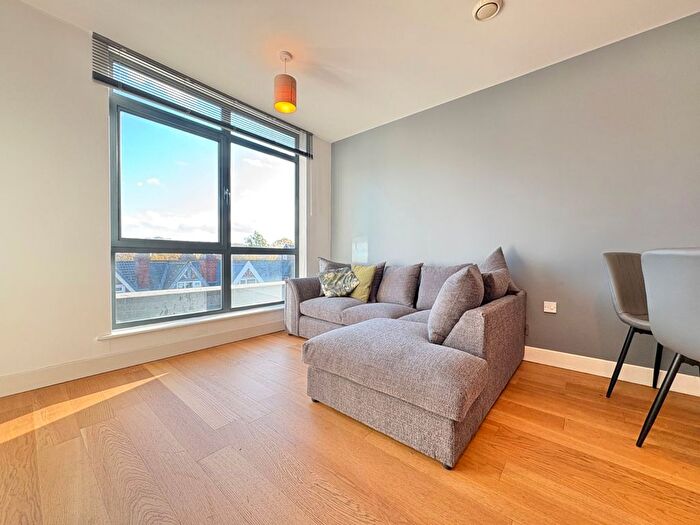 2 Bedroom Flat To Rent In Monk Bridge Road, Meanwood, Leeds, LS6