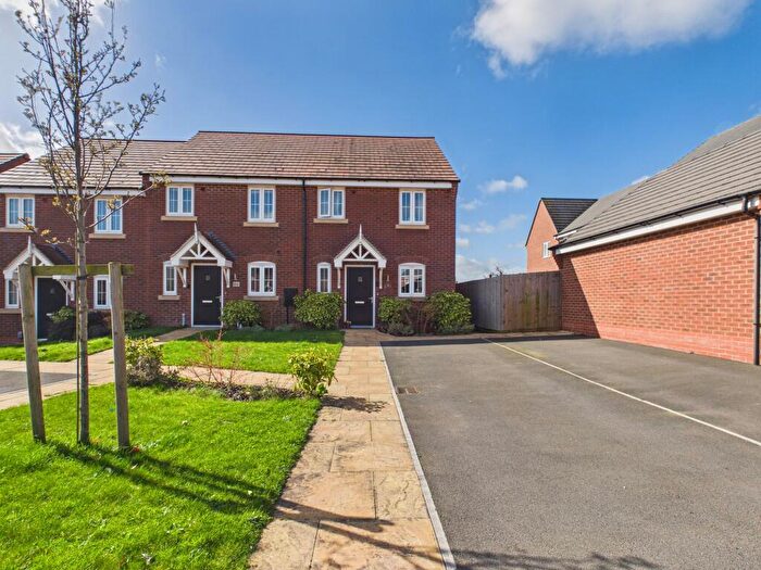 3 Bedroom End Of Terrace House For Sale In Chicory Close, Mickleover, DE3