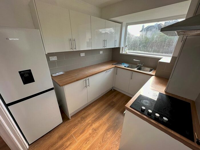 3 Bedroom Semi-Detached House To Rent In Kenilworth Road, Edgware, HA8