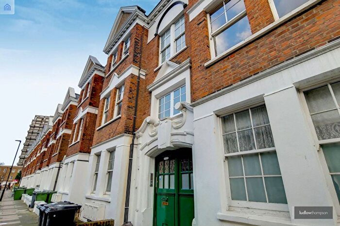 2 Bedroom Flat To Rent In Liberty Street, Oval, London, SW9