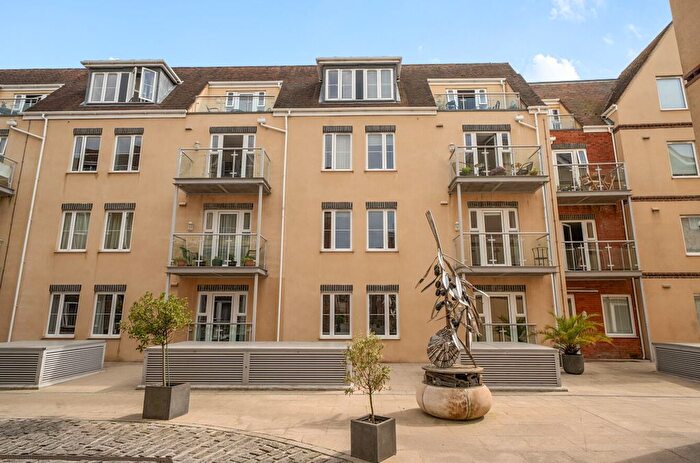 2 Bedroom Flat For Sale In Shippam Street, Chichester, PO19