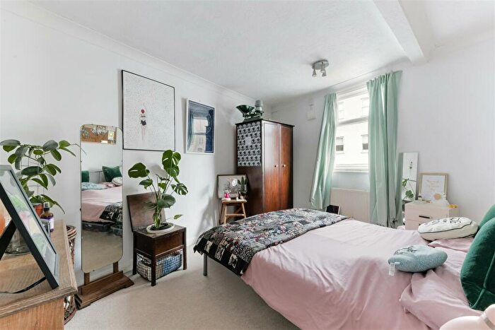 1 Bedroom Flat For Sale In High Street, Ewell, Epsom, KT17