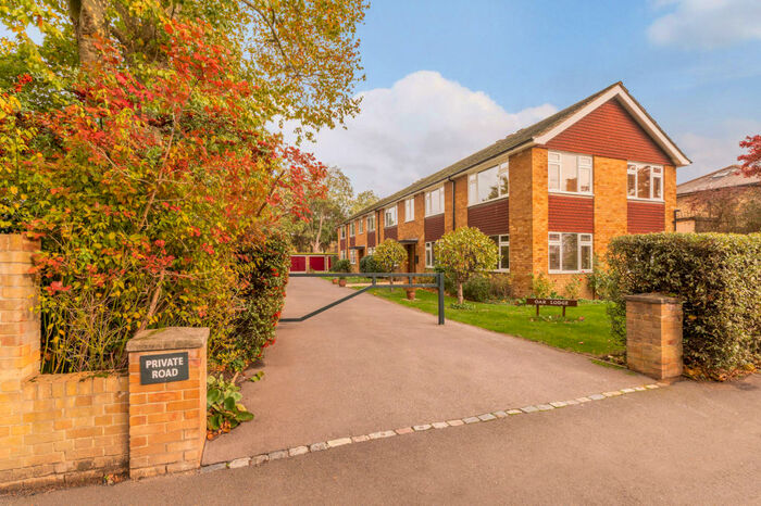 2 Bedroom Apartment To Rent In Oak Lodge, Carson Road, London, SE21