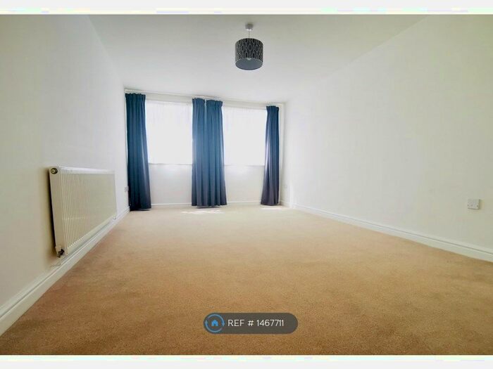 2 Bedroom Flat To Rent In Cowbridge Road East, Cardiff, CF5