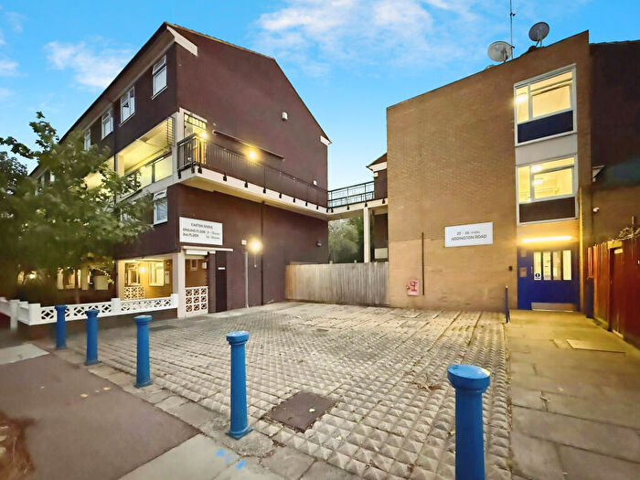 4 Bedroom Flat To Rent In Caxton Grove, Bow, London, E3