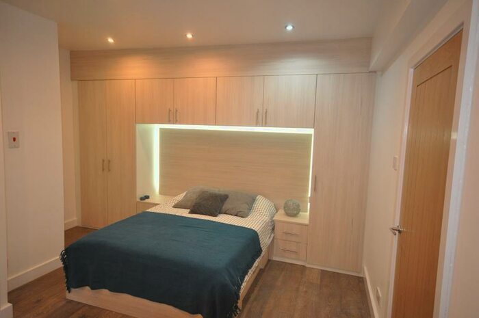 1 Bedroom Flat To Rent In Raven Road, Hyde Park, Leeds, LS6