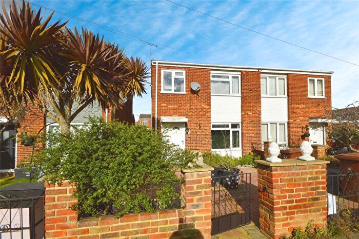 3 Bedroom Semi Detached House For Sale In Fry Close, Isle Of Grain, Rochester, Kent, ME3