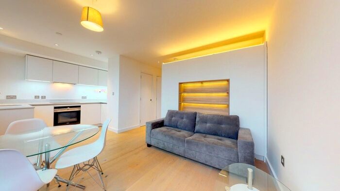 Studio To Rent In Highgate Hill, London, N19