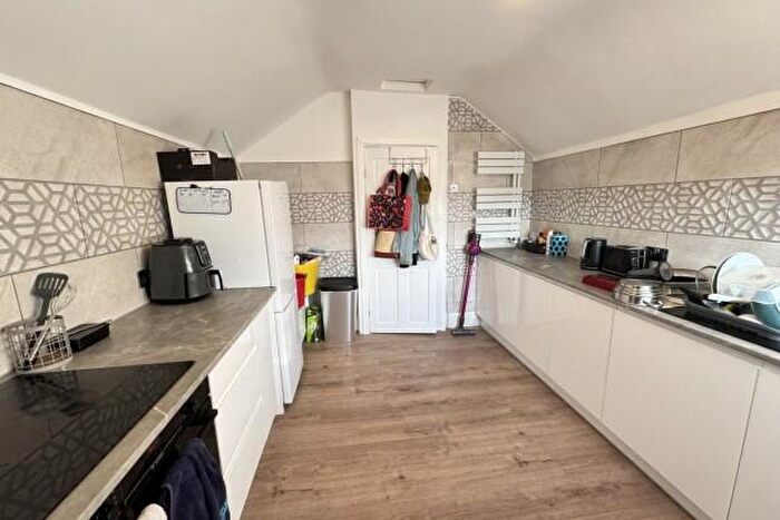 1 Bedroom Flat To Rent In Richards Terrace Cardiff, CF24