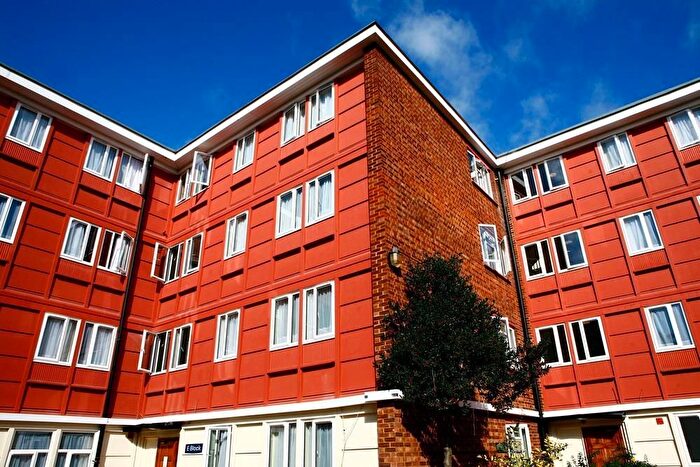 Studio To Rent In Flodden Road, London, SE5