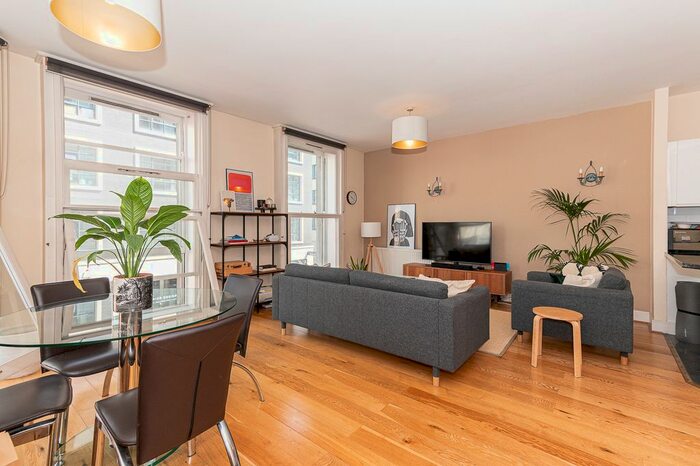 2 Bedroom Flat To Rent In Kensington Gardens Square, Bayswater, Westbourne Grove, W2