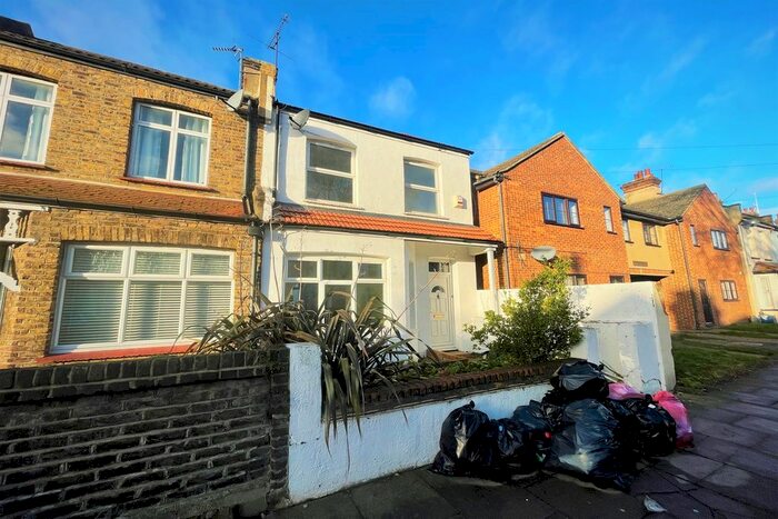 2 Bedroom Property To Rent In Stromness Road, Essex, 63 Stro, Essex SS2