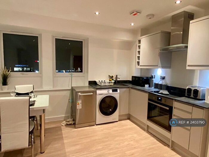 1 Bedroom Flat To Rent In Bellfield Road, High Wycombe, HP13