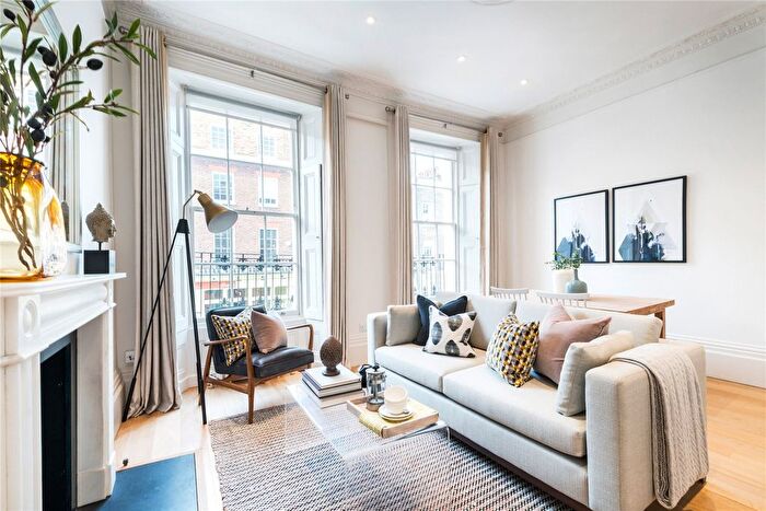3 Bedroom Maisonette To Rent In Elizabeth Street, Belgravia, SW1W