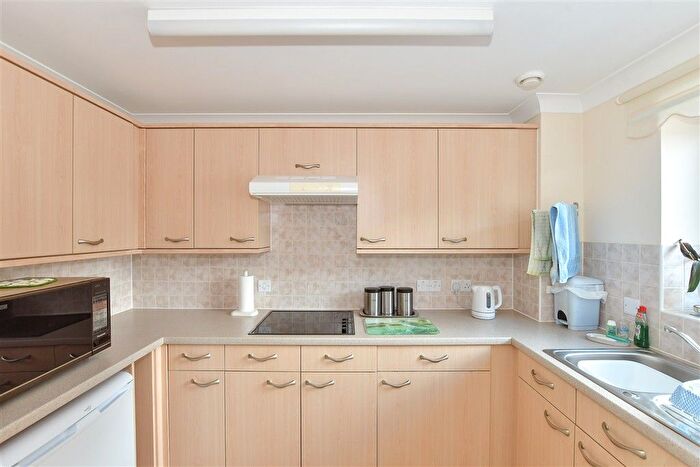 1 Bedroom Flat For Sale In Grange Road, Uckfield, East Sussex, TN22