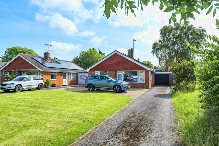 3 Bedroom Detached Bungalow For Sale In Walnut Close, Urchfont, SN10
