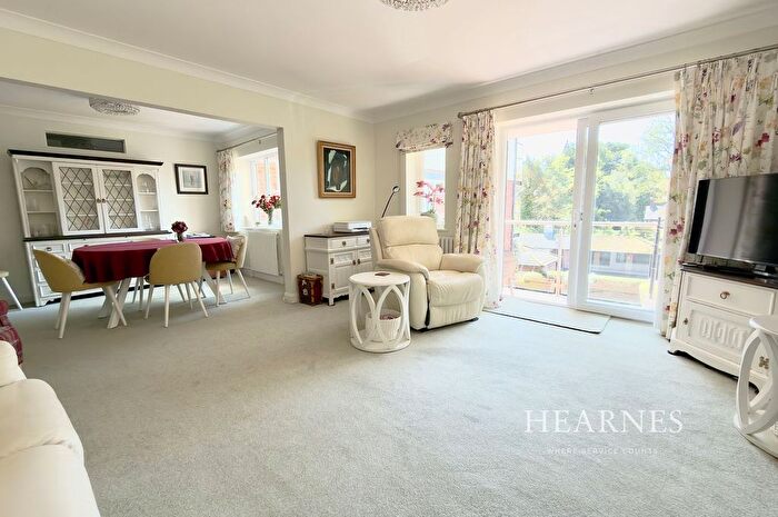 3 Bedroom Flat For Sale In West Cliff Road, West Cliff, Bournemouth, BH4
