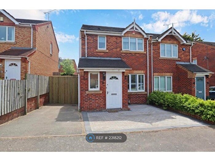 3 Bedroom Semi-Detached House To Rent In Rannoch Drive, Nuneaton, CV10