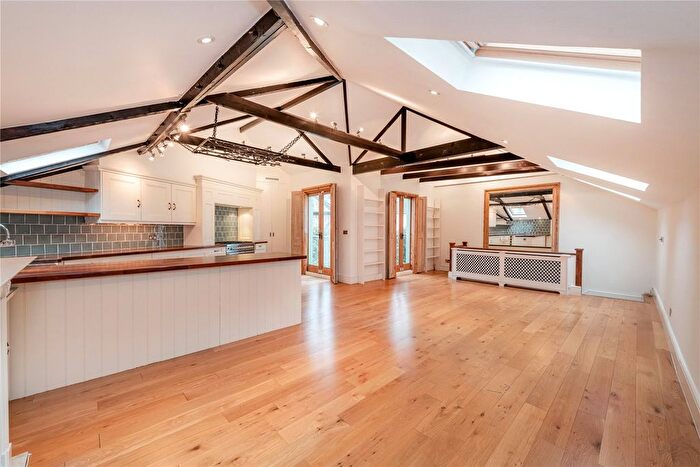 2 Bedroom Detached House To Rent In Golborne Mews, London, W10