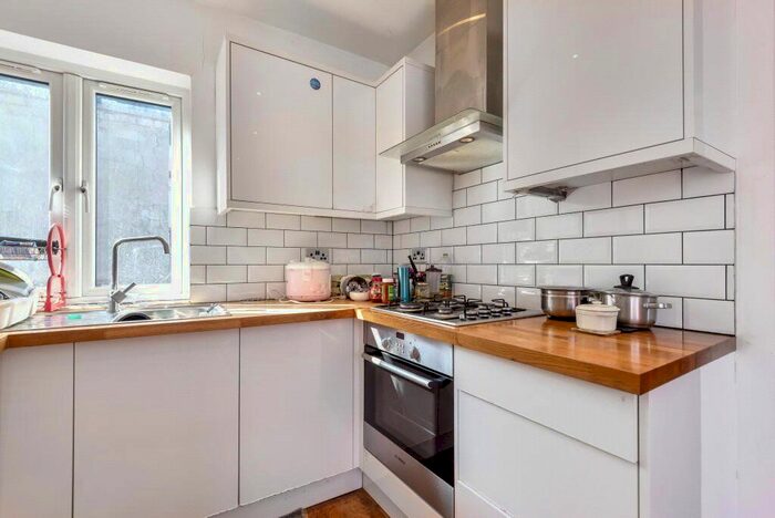 2 Bedroom Flat To Rent In Walters Yard, Bromley, BR1