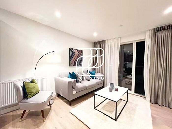 2 Bedroom Flat To Rent In Alington House, London, N8