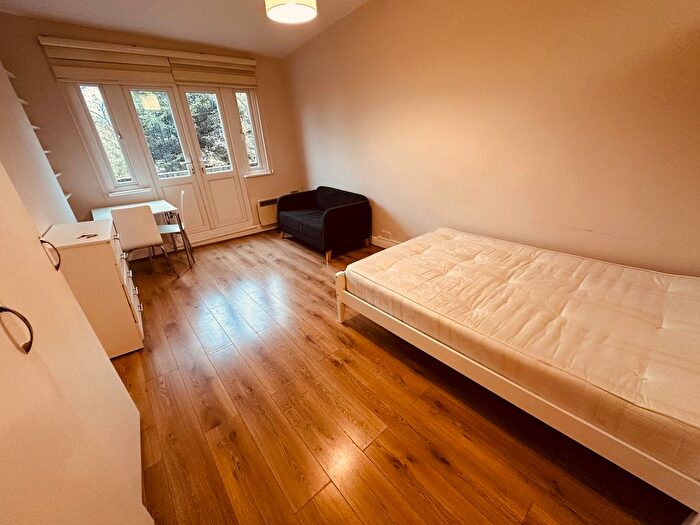 Studio To Rent In Queens Avenue, Muswell Hill, N10