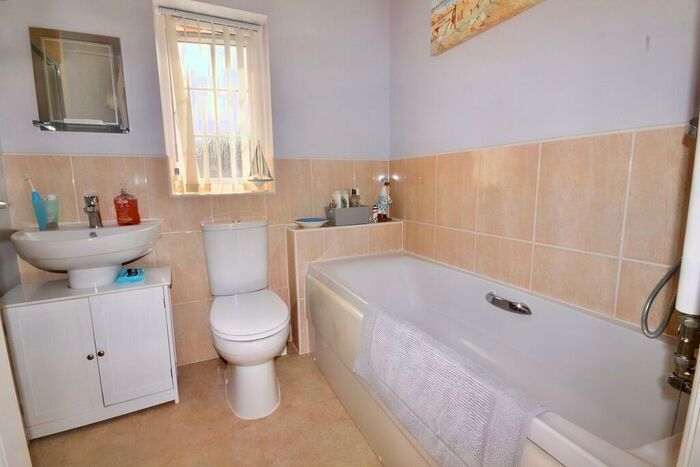 4 Bedroom Detached House For Sale In Onslow Road, GL18