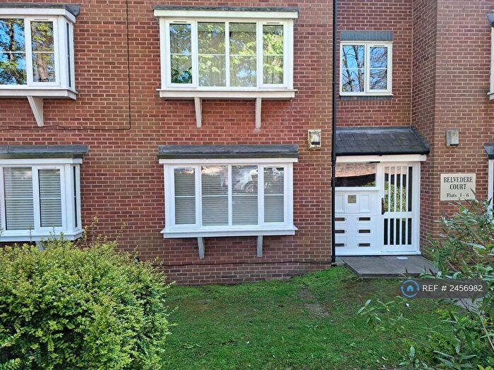 2 Bedroom Flat To Rent In Belvedere Court, Leeds, LS7