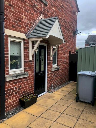 3 Bedroom Semi-Detached House To Rent In De Caldwell Drive, Newark, NG24