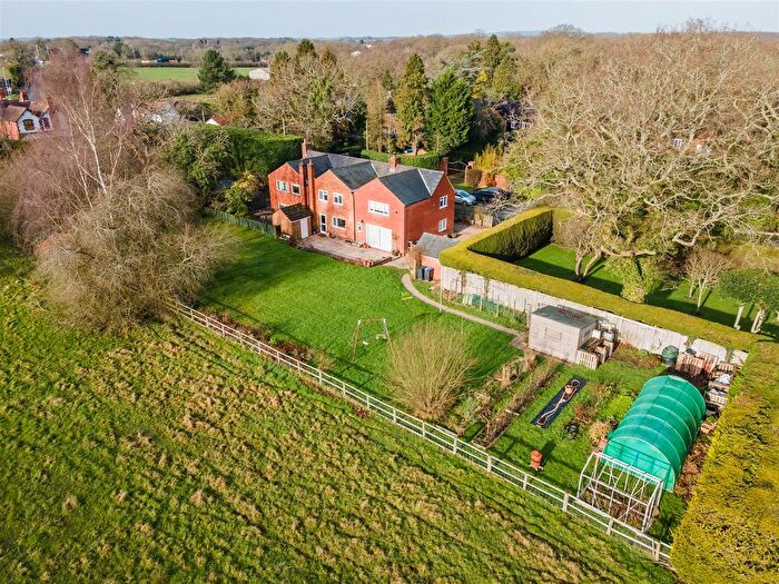 4 Bedroom Semi Detached House For Sale In Broad Lane, Tanworth-In-Arden, B94