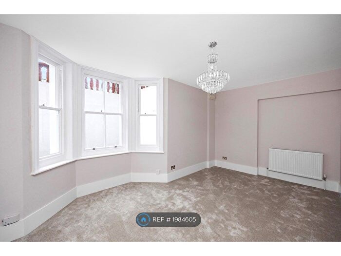 1 Bedroom Flat To Rent In College Terrace, Brighton, BN2