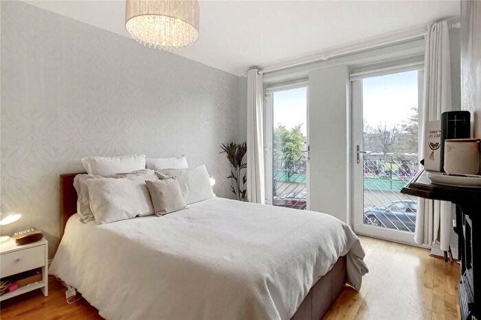 4 Bedroom Terraced House To Rent In Tottenham Road, Islington, London, N1