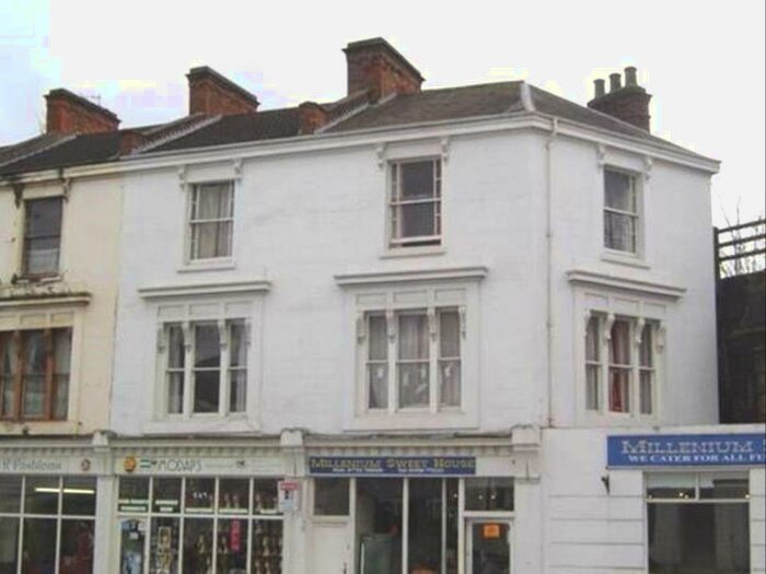 6 Bedroom Flat To Rent In High Street, Leamington Spa, Warwickshire, CV31