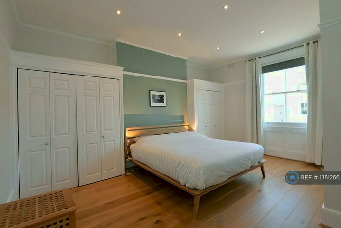 2 Bedroom Flat To Rent In Hampstead Hill Gardens, London, NW3